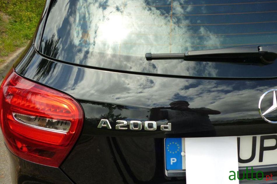 2017' Mercedes-Benz A-200 Urban photo #1