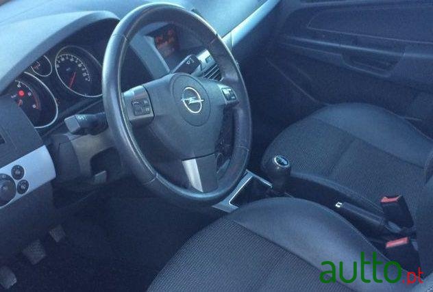 2006' Opel Astra photo #3