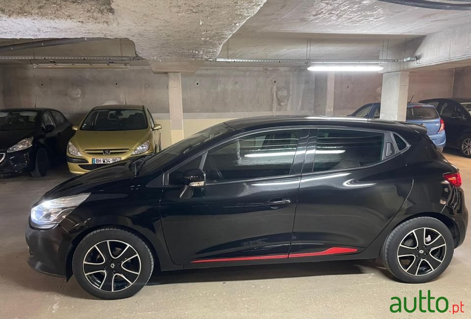 2013' Renault Clio photo #1