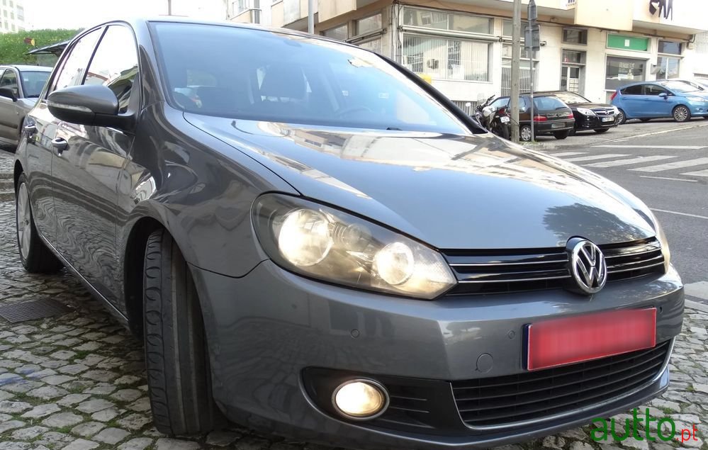 2008' Volkswagen Golf photo #2