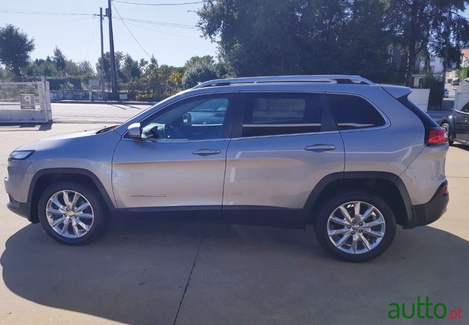 2016' Jeep Cherokee photo #4