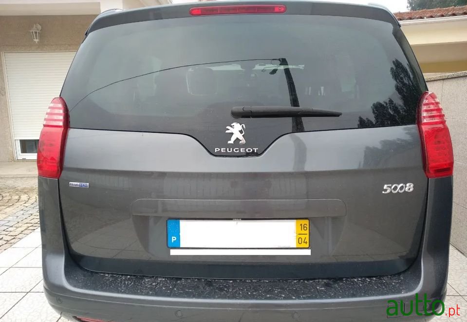 2016' Peugeot 5008 photo #2