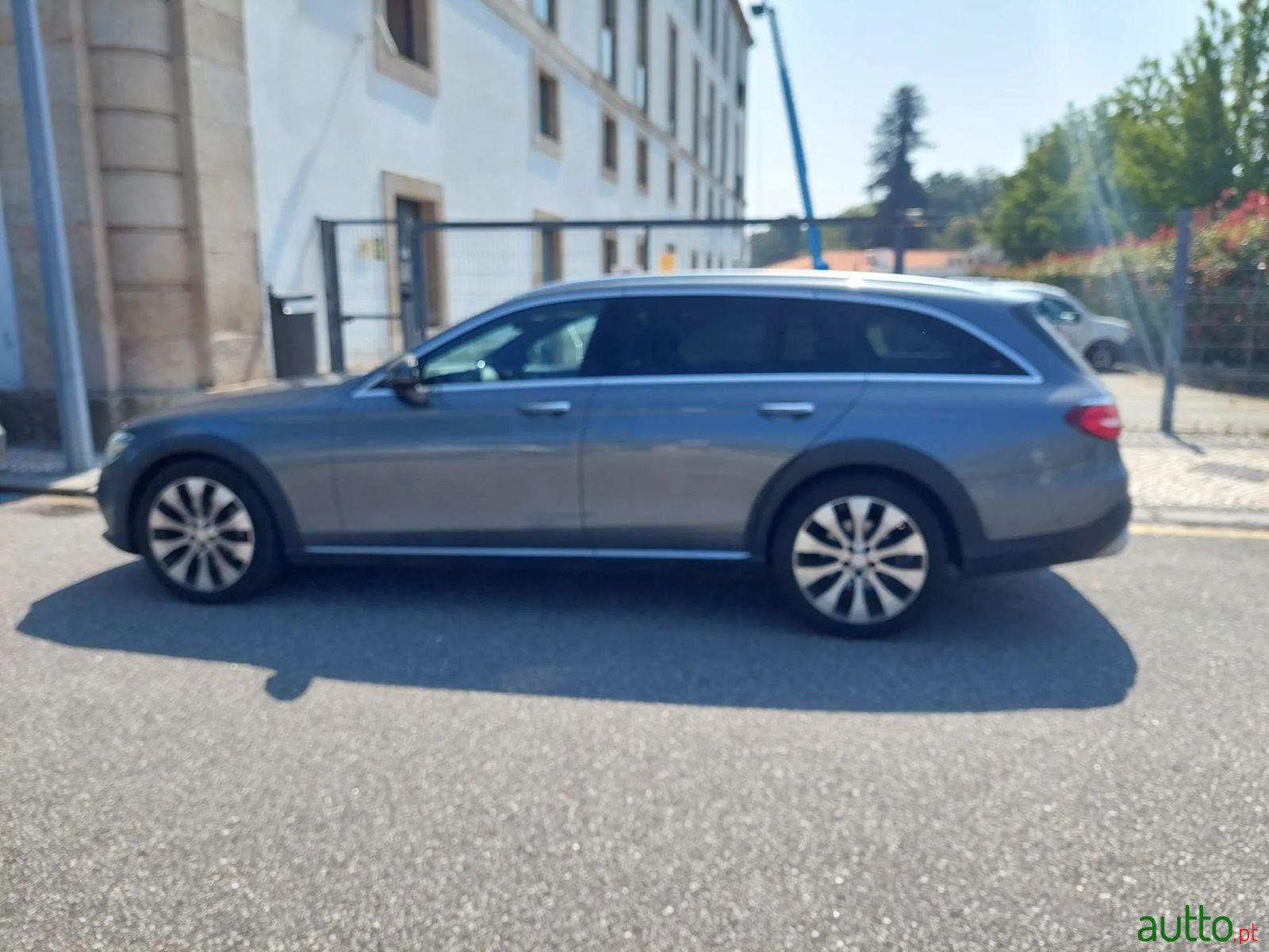 2017' Mercedes-Benz E-220 photo #1