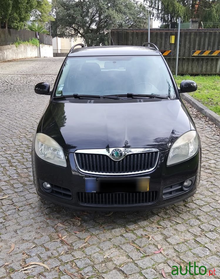 2008' Skoda Fabia Break photo #1