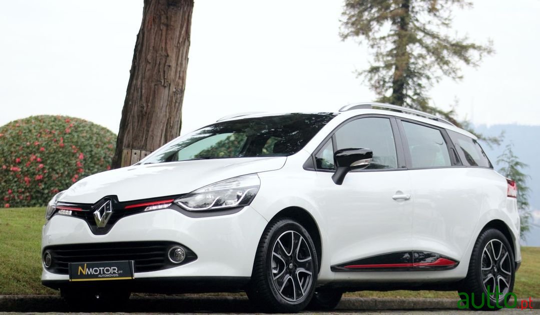 2017' Renault Clio Sport Tourer photo #1