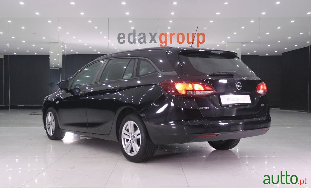 2017' Opel Astra Sports Tourer photo #4