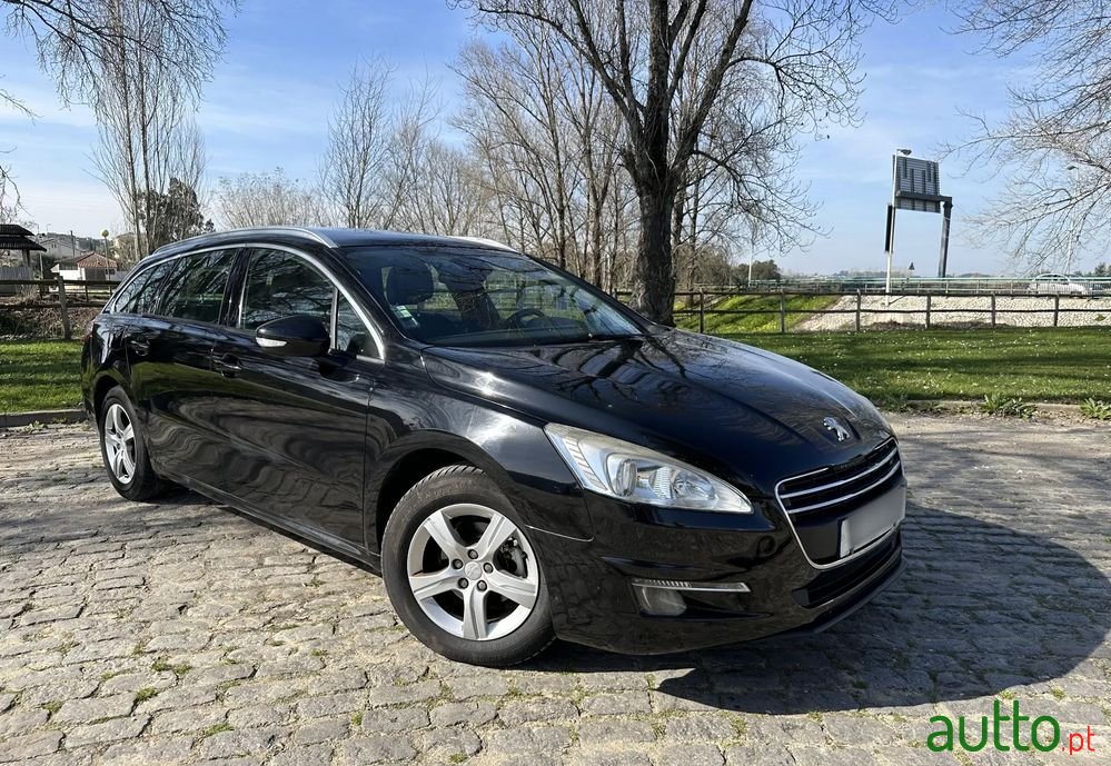 2011' Peugeot 508 Sw photo #2