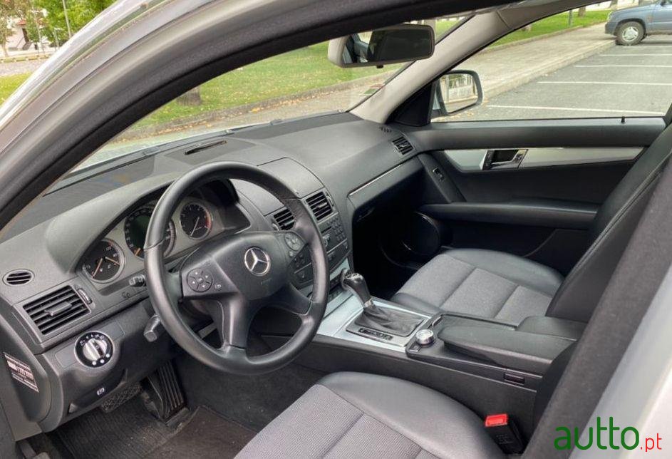 2008' Mercedes-Benz C-220 photo #5