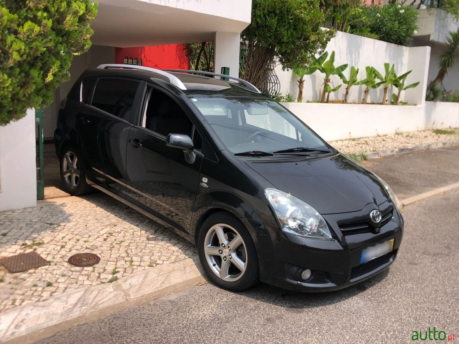 2008' Toyota Corolla Verso photo #1