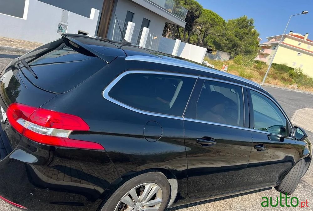 2015' Peugeot 308 Sw photo #3