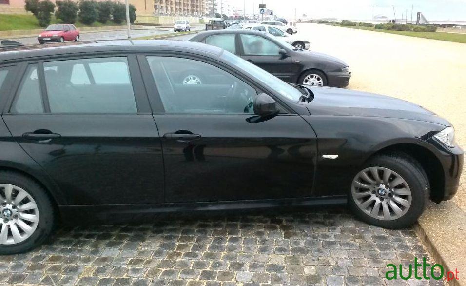 2009' BMW 320 Touring photo #3