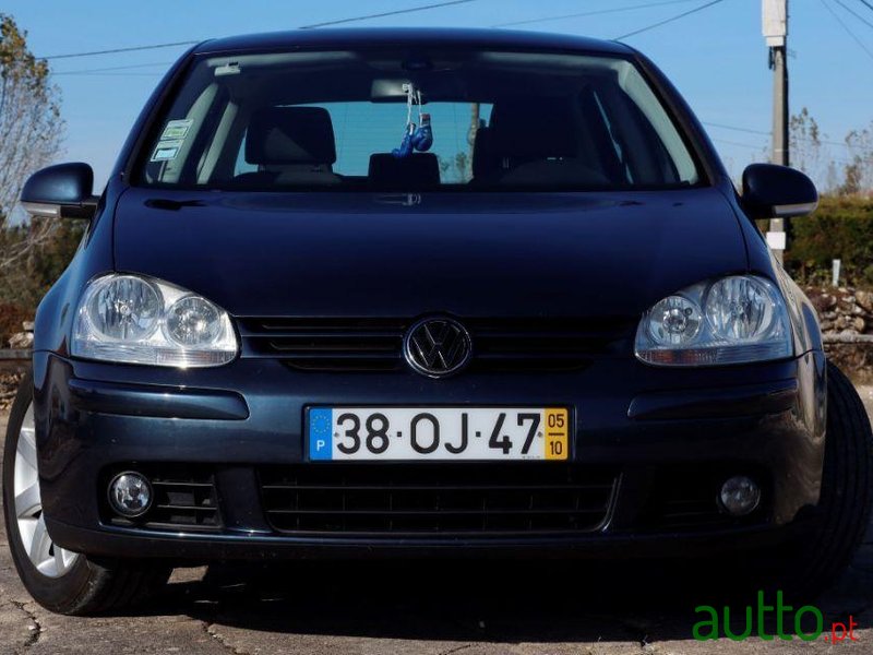 2005' Volkswagen Golf photo #1