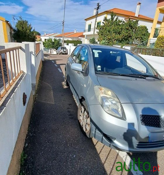 2006' Toyota Yaris 1.4 D-4D Ac photo #2