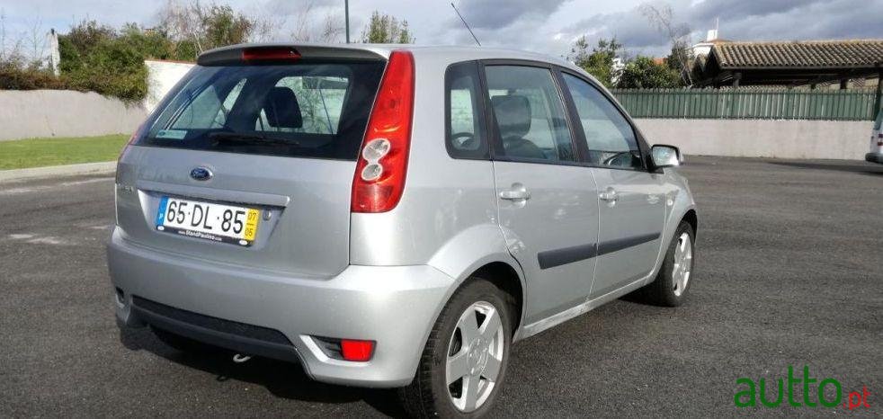 2007' Ford Fiesta photo #2