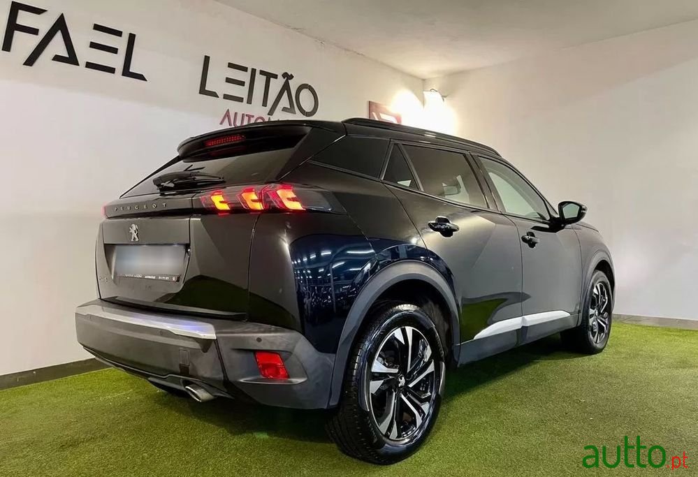 2021' Peugeot 2008 photo #5