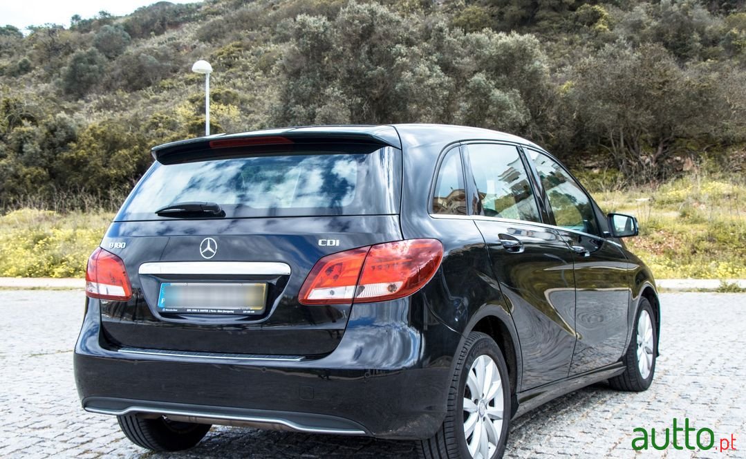 2015' Mercedes-Benz B-180 photo #5