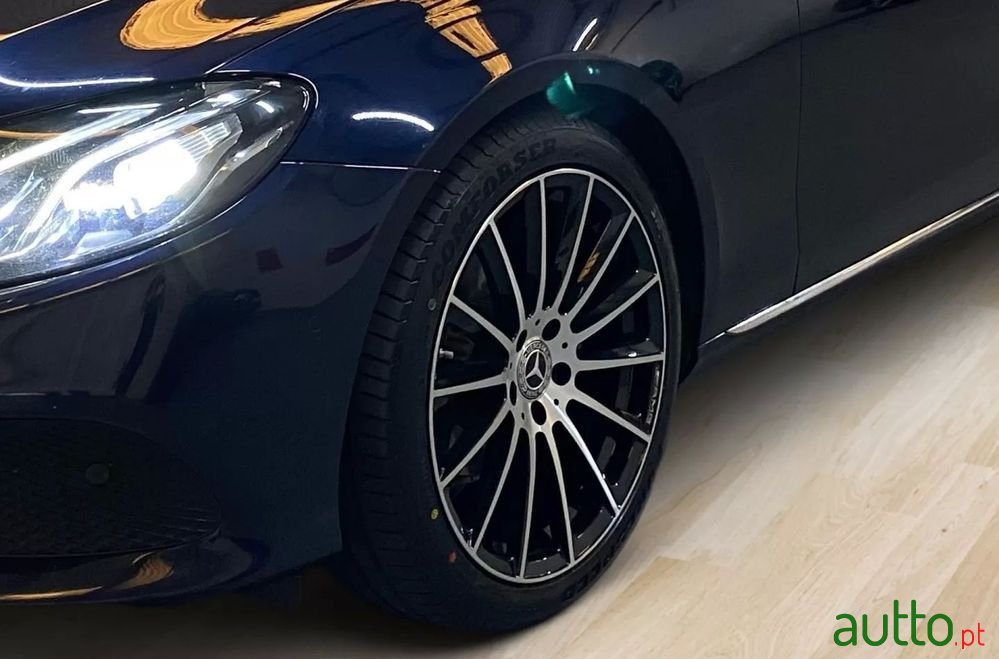 2018' Mercedes-Benz Classe E D Avantgarde photo #6