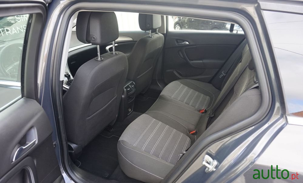 2015' Opel Insignia photo #6