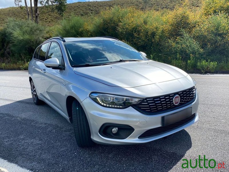 2017' Fiat Tipo Station Wagon photo #2