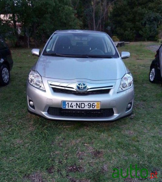 2012' Toyota Auris Híbrido photo #2