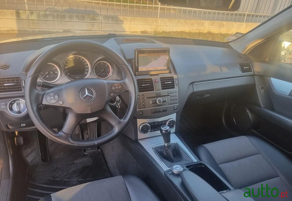 2010' Mercedes-Benz C 220 photo #4