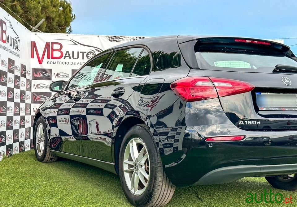 2019' Mercedes-Benz A-180 photo #3