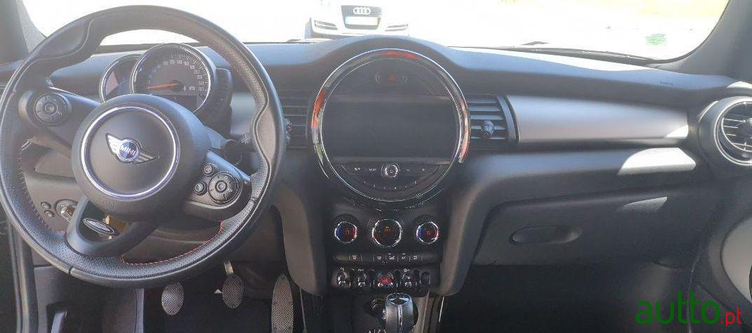 2015' MINI Cooper D photo #1