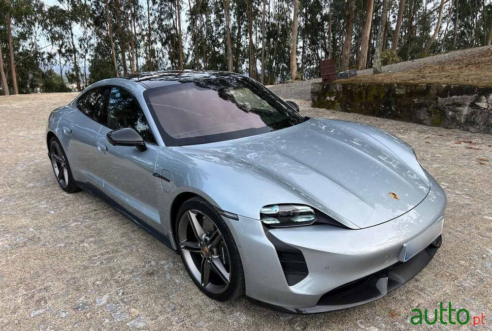 2020' Porsche Taycan Turbo S photo #1