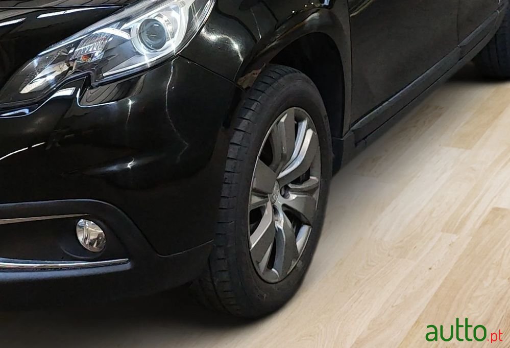 2017' Peugeot 2008 photo #6