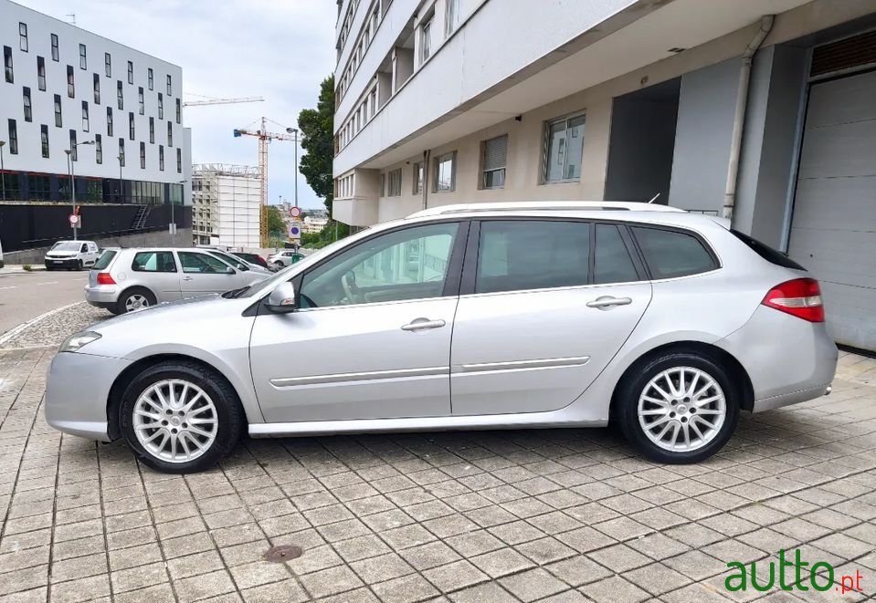 2008' Renault Laguna Break photo #5