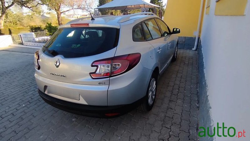 2014' Renault Megane photo #3