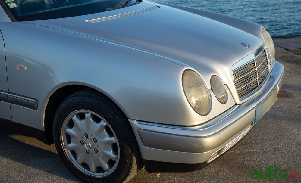 1998' Mercedes-Benz E 300 Td Classic photo #3