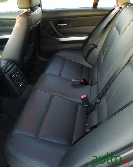 2008' BMW 318 D Touring photo #3