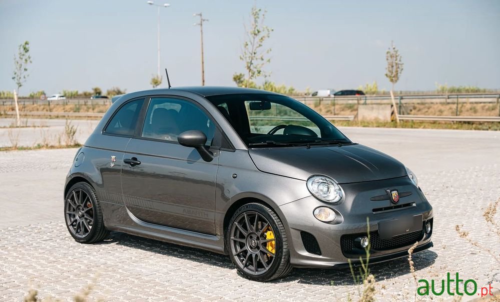 2015' Fiat Abarth 595 photo #2