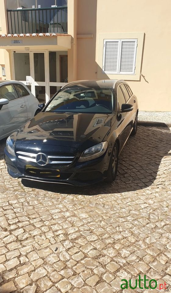 2015' Mercedes-Benz C 200 photo #2