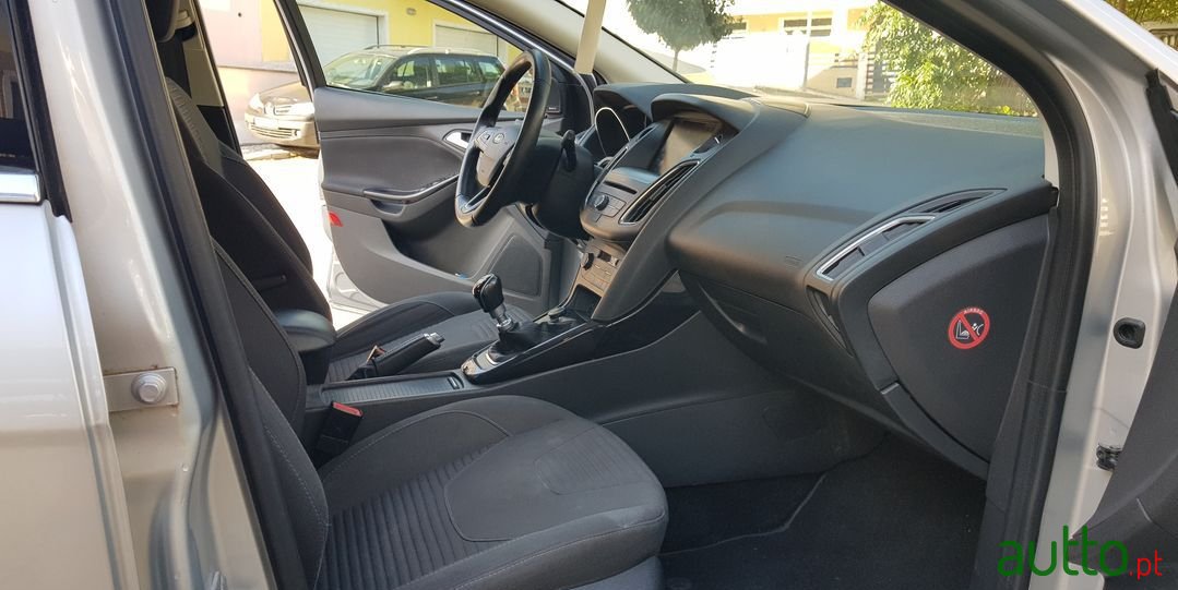 2015' Ford Focus Sw photo #5