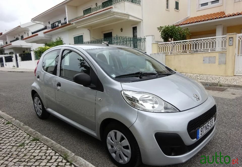 2013' Peugeot 107 photo #3