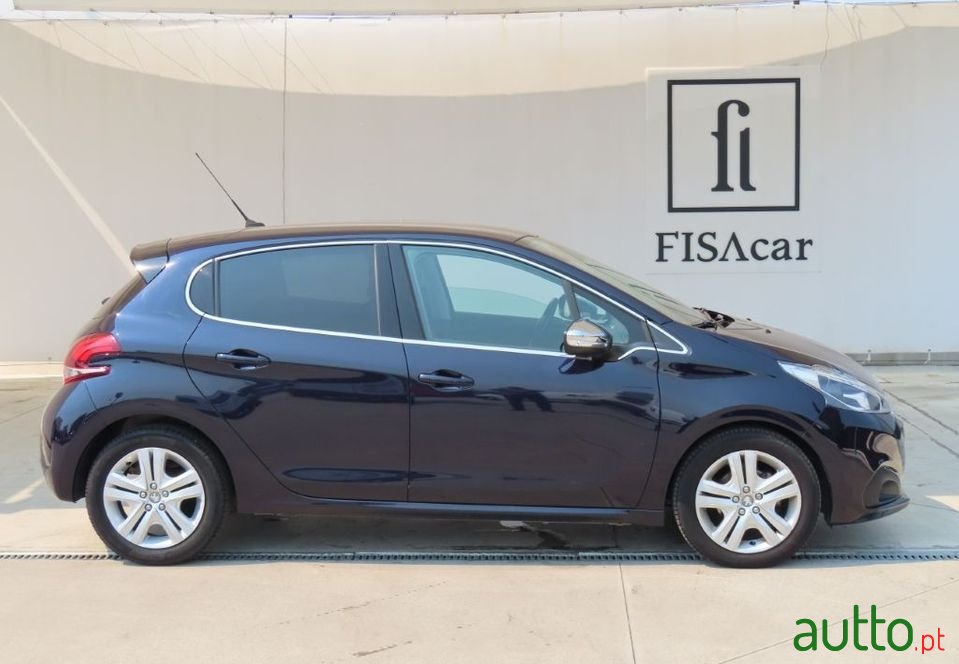 2018' Peugeot 208 photo #2