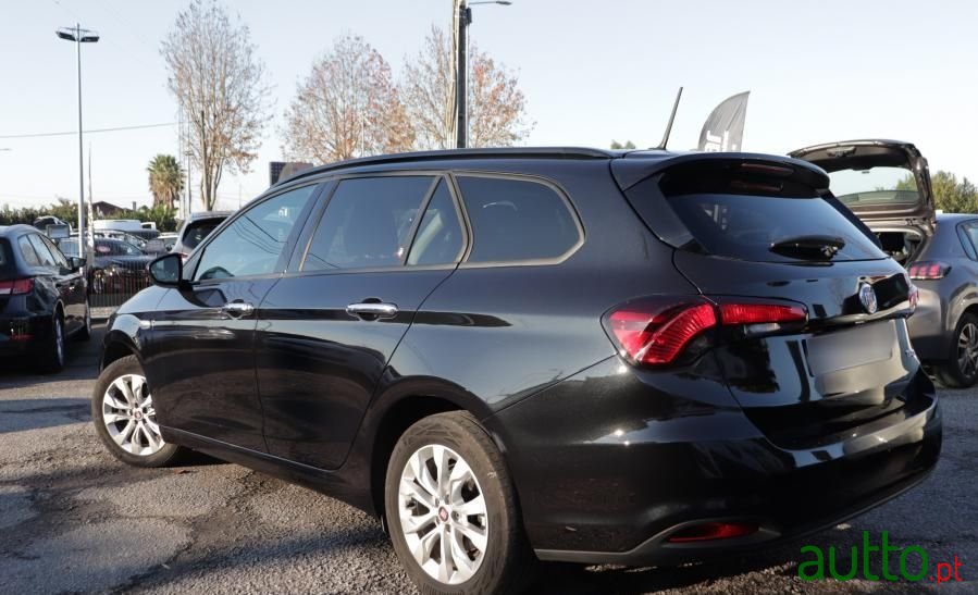 2019' Fiat Tipo Station Wagon photo #4
