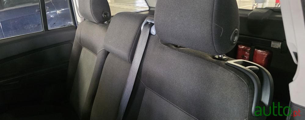 2006' Opel Zafira 1.9 Cdti Enjoy photo #6