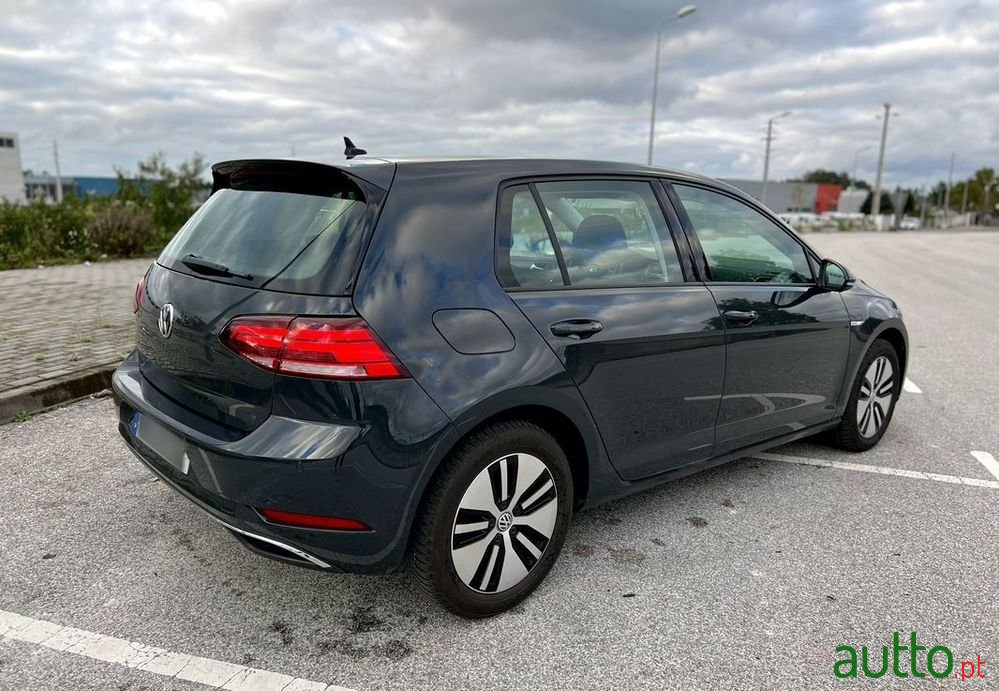 2019' Volkswagen Golf E-Golf photo #4
