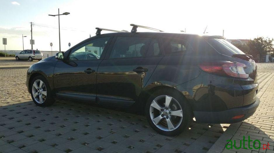 2010' Renault Megane Sport Tourer photo #4