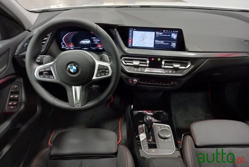 2021' BMW 118 Sport photo #4