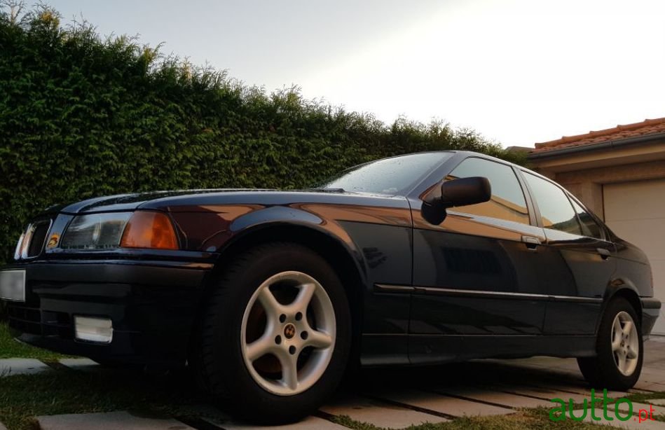 1992' BMW 320 photo #1