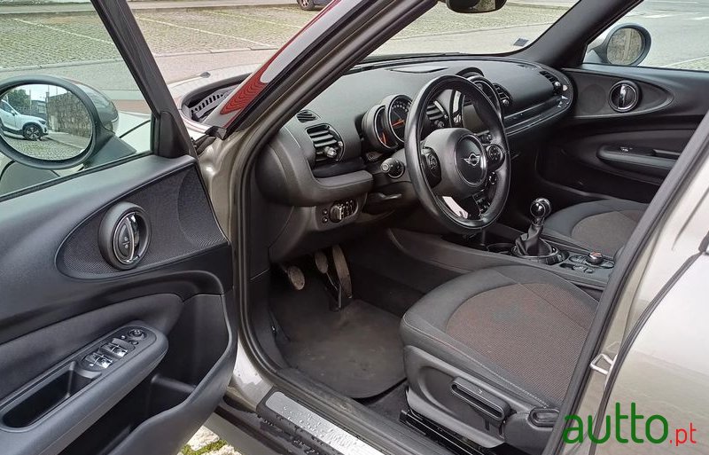 2016' MINI Clubman One D photo #6