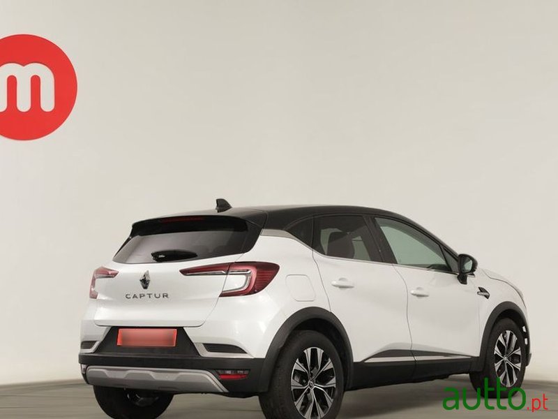 2022' Renault Captur photo #4