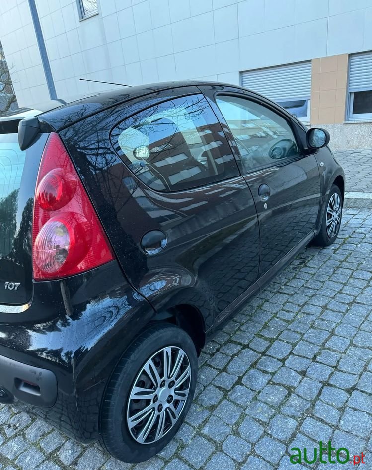 2010' Peugeot 107 photo #3