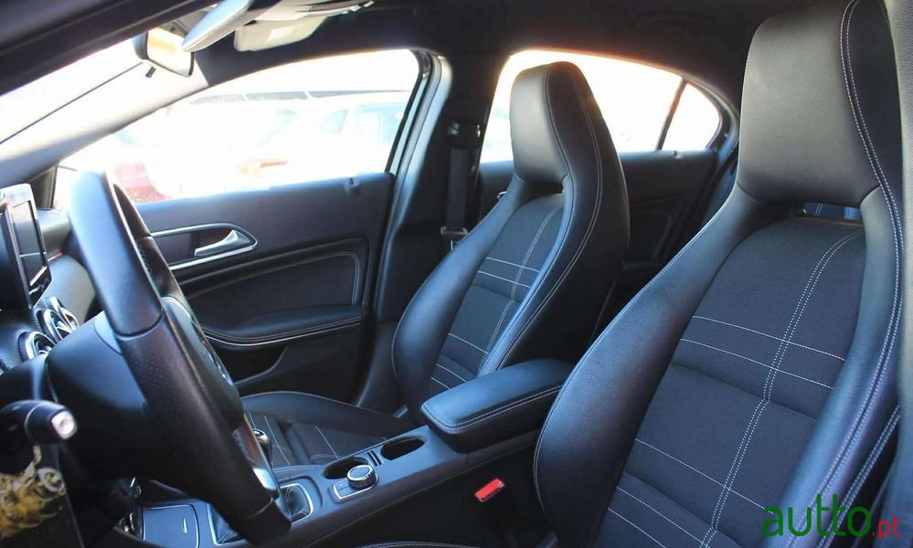 2017' Mercedes-Benz Classe A photo #4