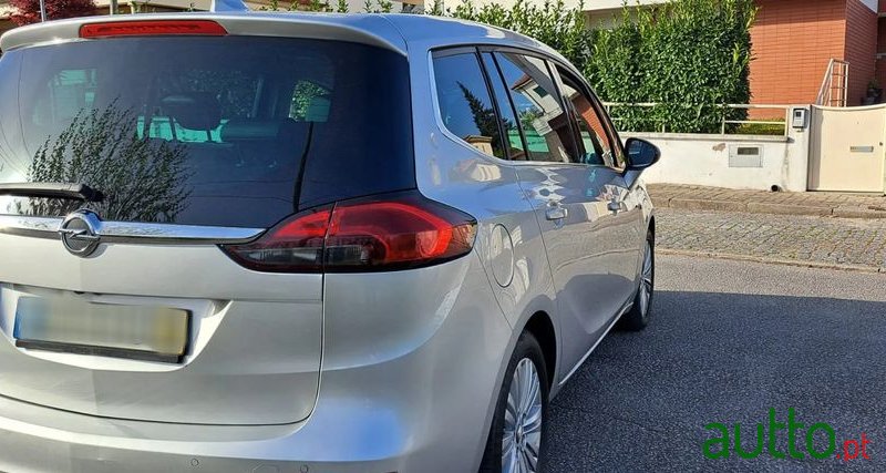 2017' Opel Zafira photo #4