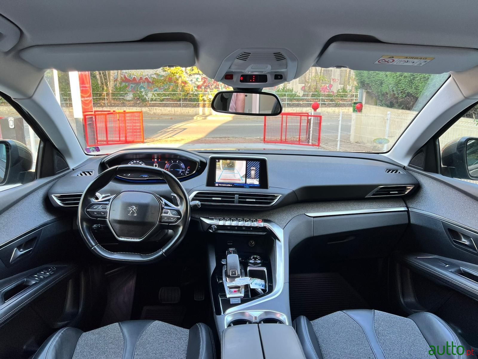 2018' Peugeot 3008 photo #2